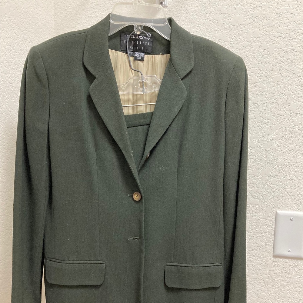Liz Claiborne Petite size 2 dark green skirt suit